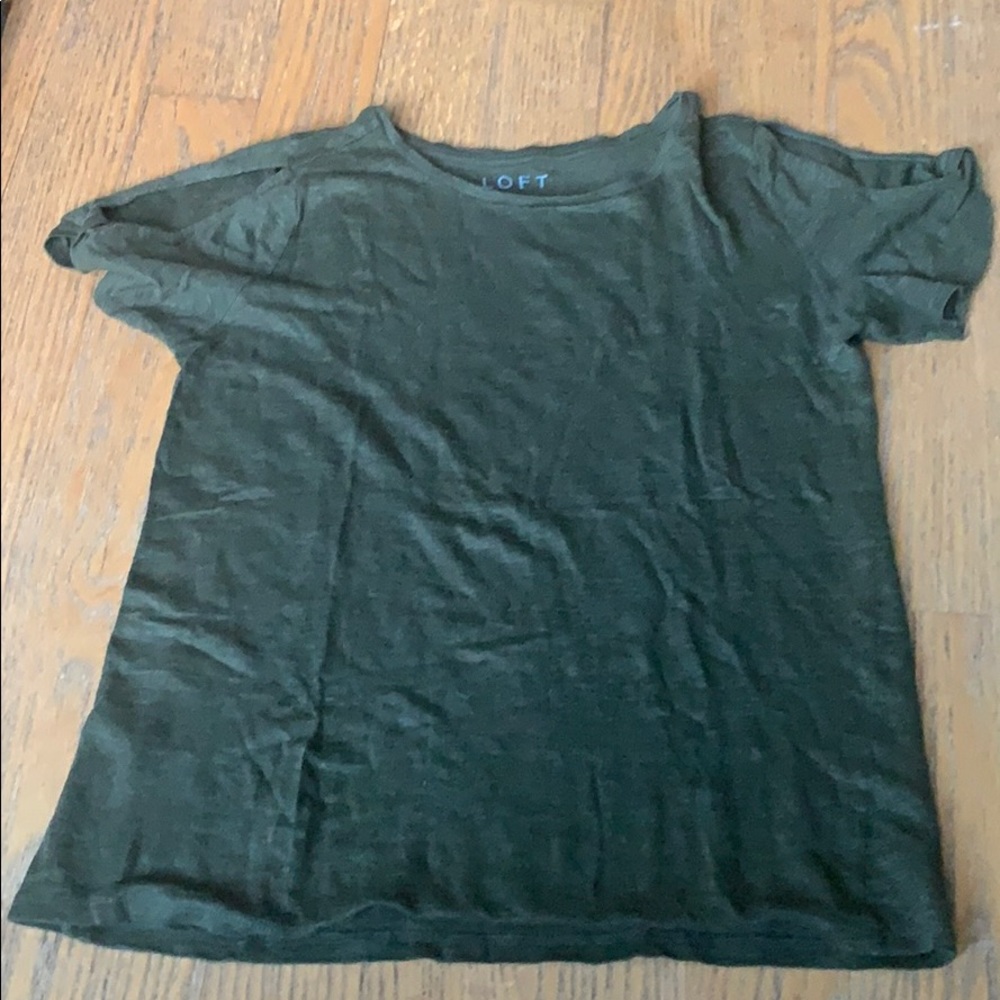 Loft t-shirt open shoulder